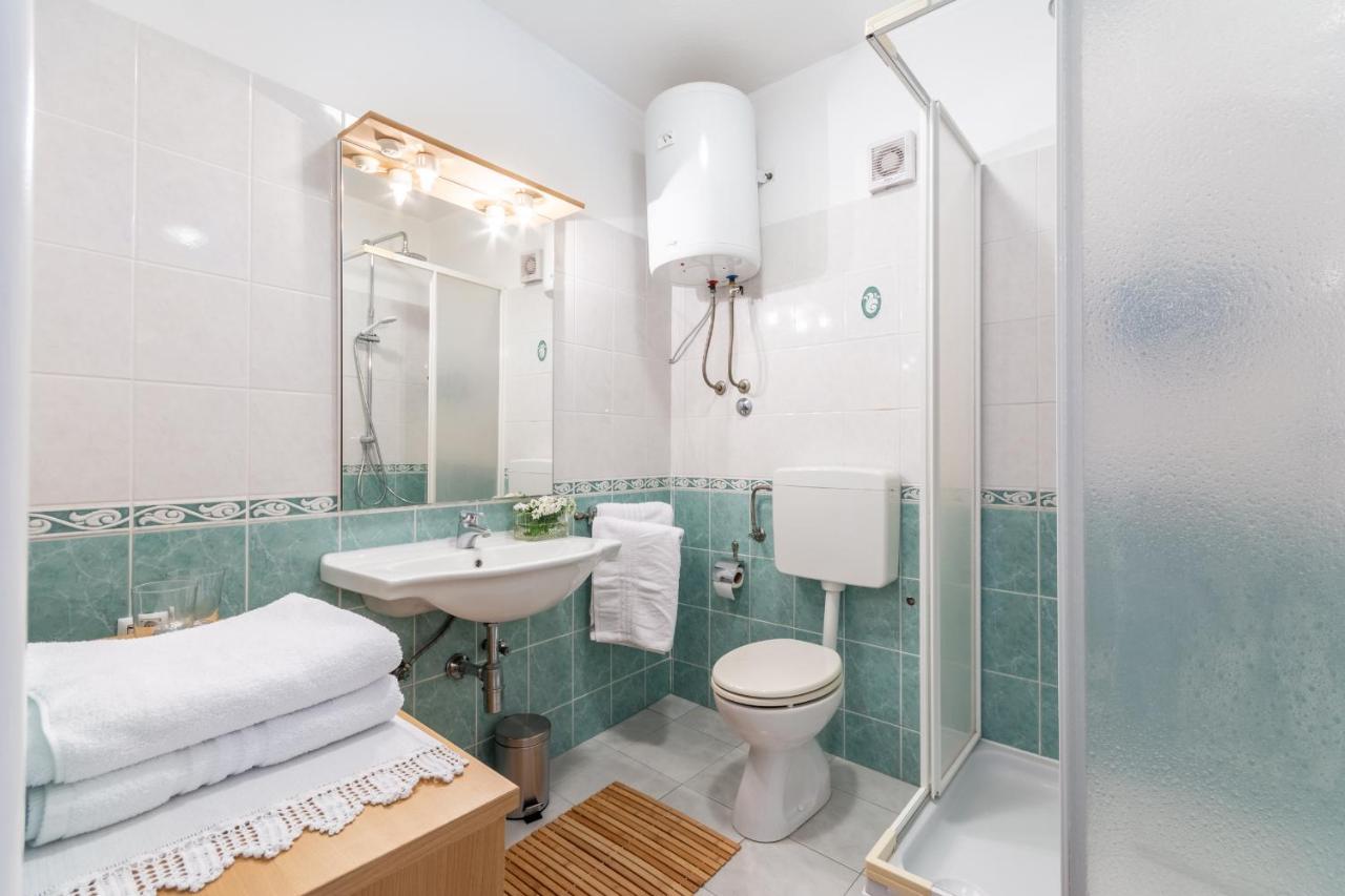 Apartment Lota With Heated Pool On Top Location سوبيتار المظهر الخارجي الصورة