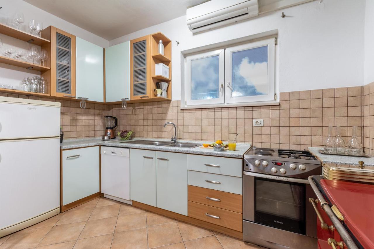 Apartment Lota With Heated Pool On Top Location سوبيتار المظهر الخارجي الصورة